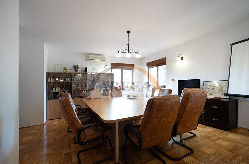 Vila cu 750 mp utili si teren de 1.480 mp in Erou Iancu Nicolae - Poză 23