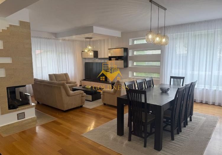 Casa individuala 5 camere zona centrala , 210 mp si garaj propriu! - Poză 1