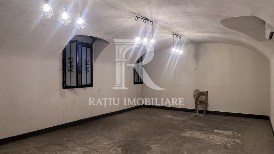 Spațiu Comercial în Imobil Istoric | Locație Ultracentrală | Oradea - Poză 20