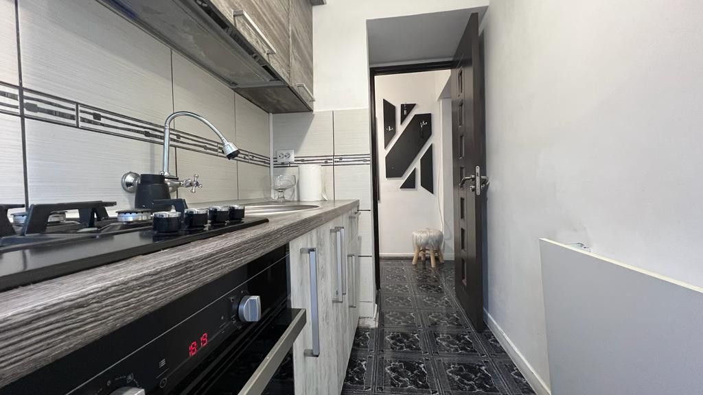 KM 4-5 - Apartament cu 3 camere situat la etajul 3 - Poză 12