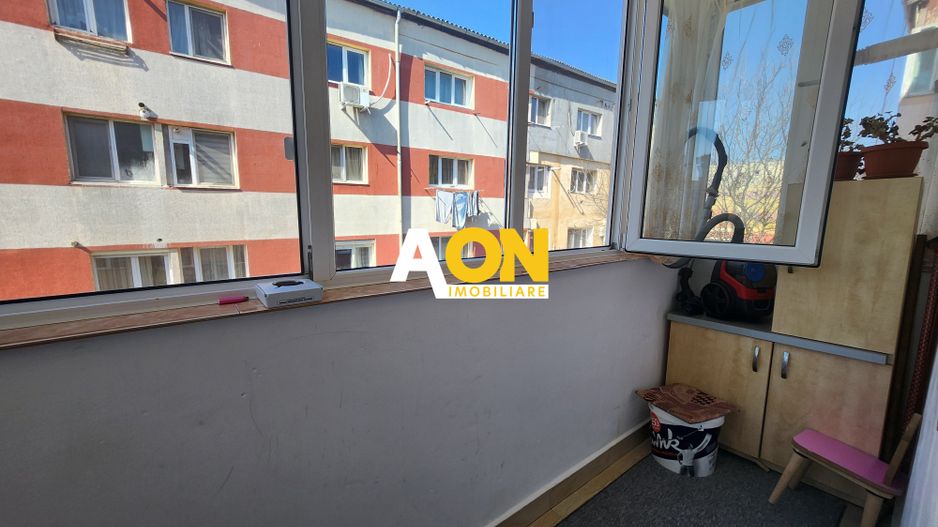 De vanzare apartament 3 camere, etaj intermediar, Cetate - Poză 9