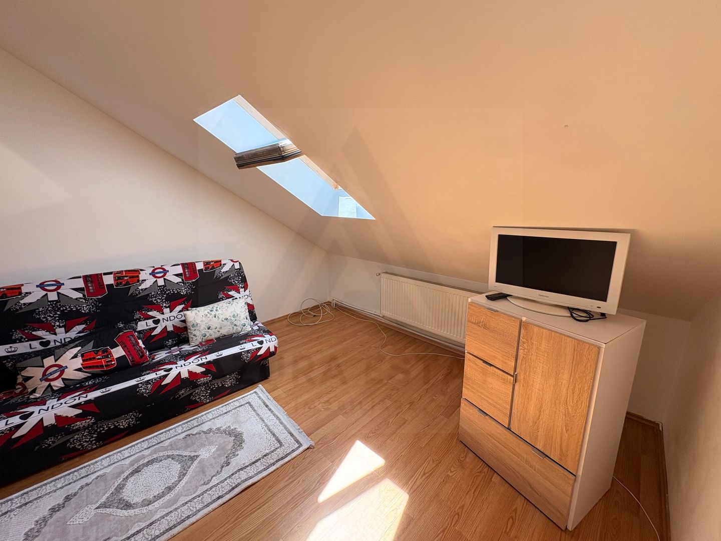 Garsonieră 36 mp compartimentată pe 2 niveluri in zona Terezian - Poză 10