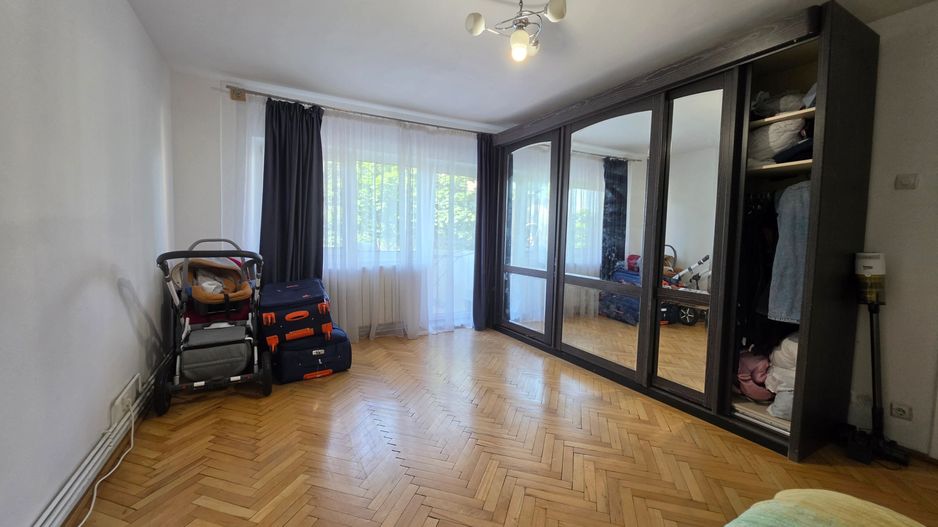 Vand apartament cu 4 camere aproape de centru - Poză 19