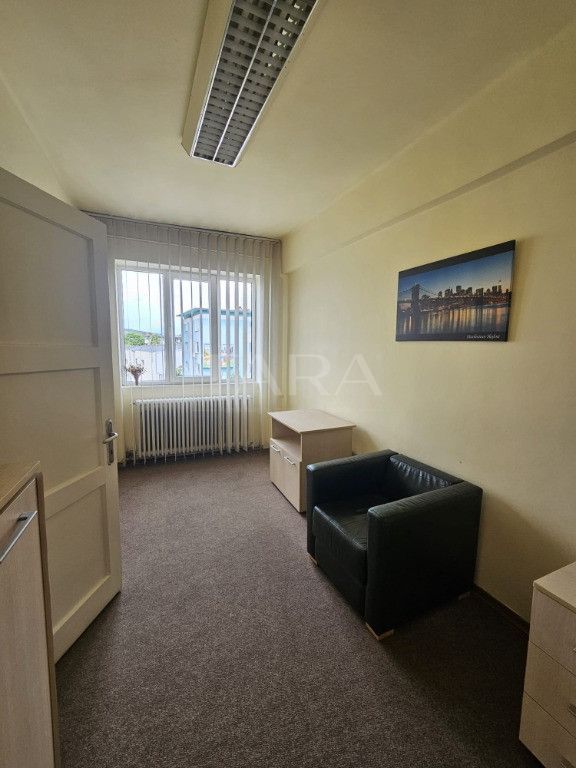 Apartament cu 2 camere, Piața Mihai Viteazu, ideal locuit sau birou. - Poză 4