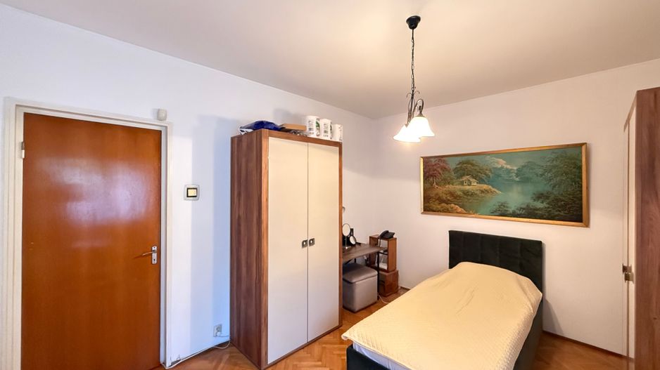 De vanzare 4 camere, curte exclusivă 250 mp, Str. Uruguay - Bucuresti - Poză 9
