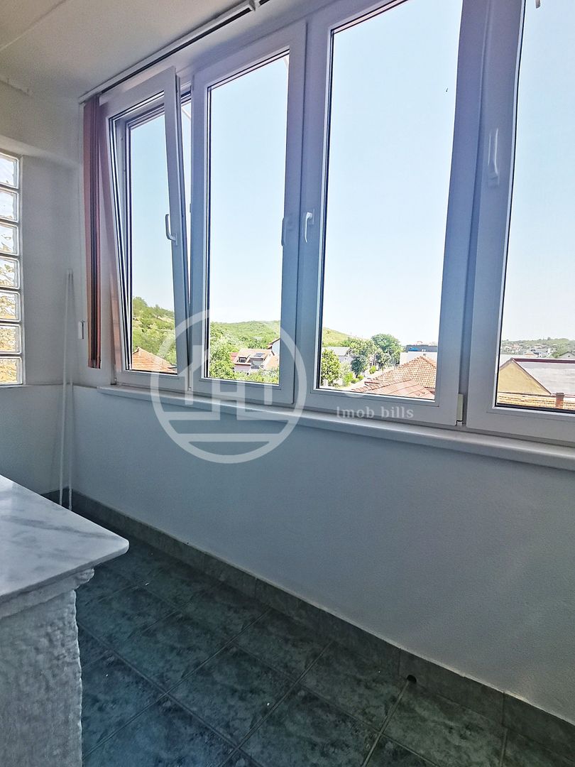 Apartament de inchiriat cu 3 camere in zona Dragos Voda, Oradea - Poză 10