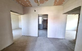 De vanzare casa semifinisata 3 camere, 608mp teren, Recea - Poză 2