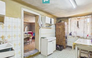 Casă spațioasă cu teren generos, Radna Lipova - Poză 10