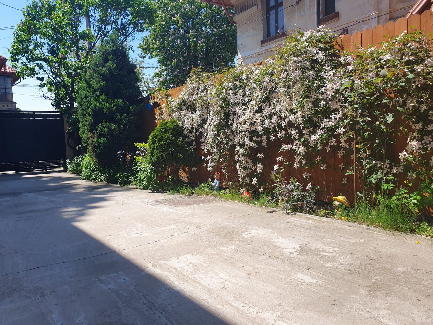 Casa renovata complet – zona Mall – - Poză 16