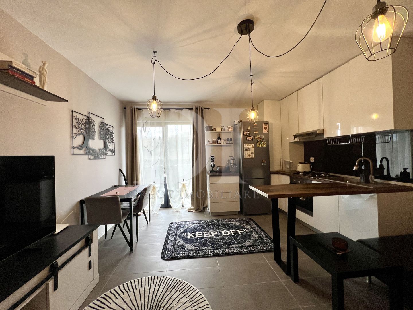 Apartament doua camere / Curte / Parcare - Poză 2