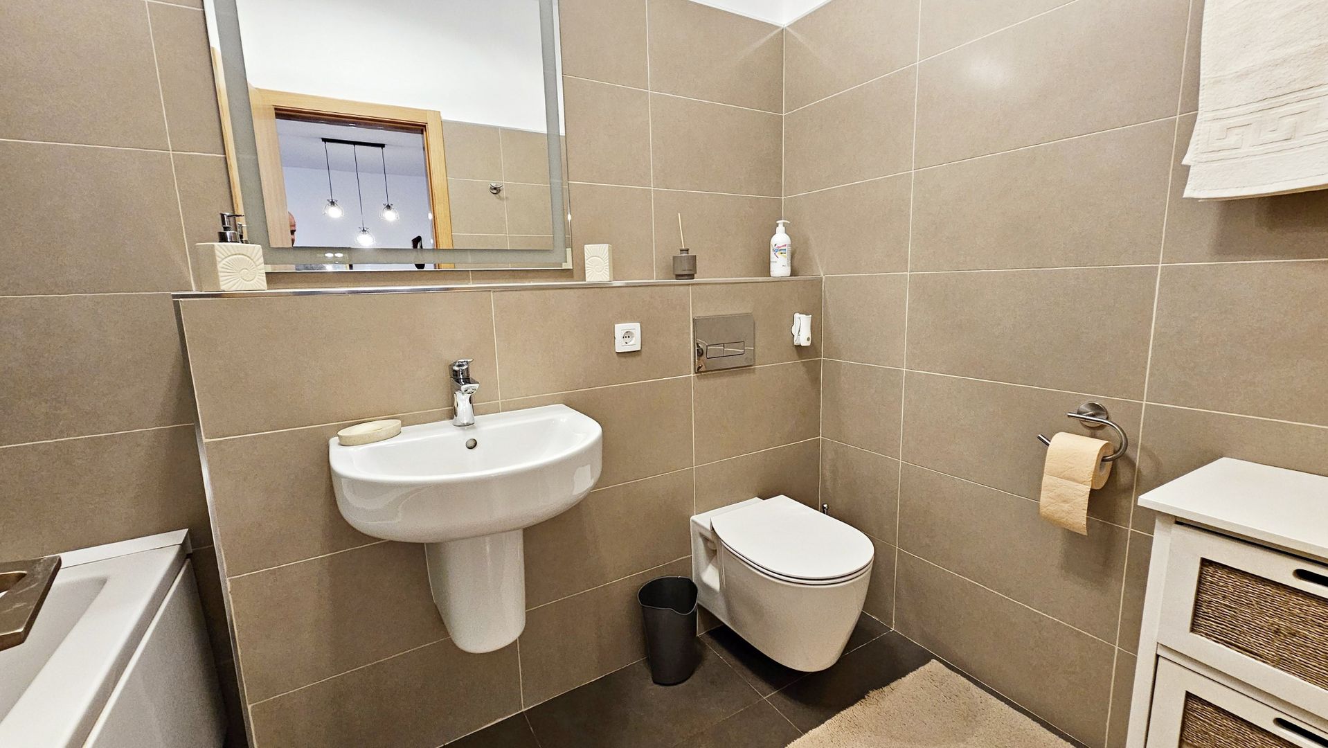 Premium!Central-Afi, apartament  2 camere mobilat si utilat complet - Poză 12