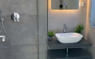 Casă nouă cu grădină generoasă și lumină naturală, în Tunari - Poză 8