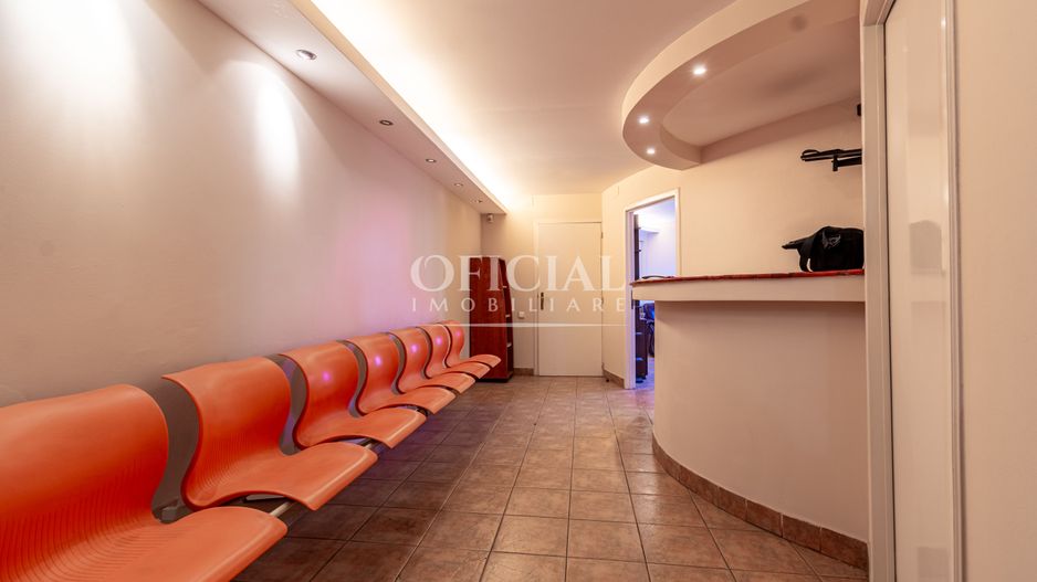 Spatiu Birouri | Salon | Asigurari | Parcare | Zona Pta. Mihai Viteazu - Poză 3