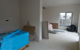 Duplex cu 5 camere despartit prin camera tehnica in Dumbravita - Poză 4