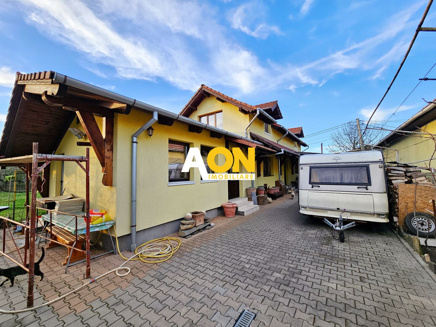 Casa cu 2 corpuri de cladire, 504 mp teren, Lipoveni - Poză 3