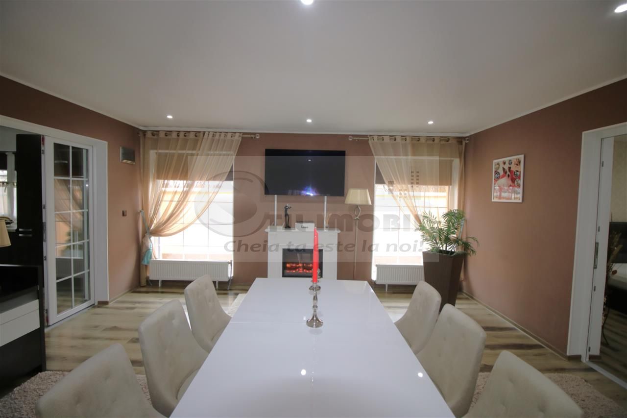 MIROSLAVA CASA EXCLUSIVISTA LA CHEIE LUX STIL MEDITERANEAN MOBILATA - Poză 32