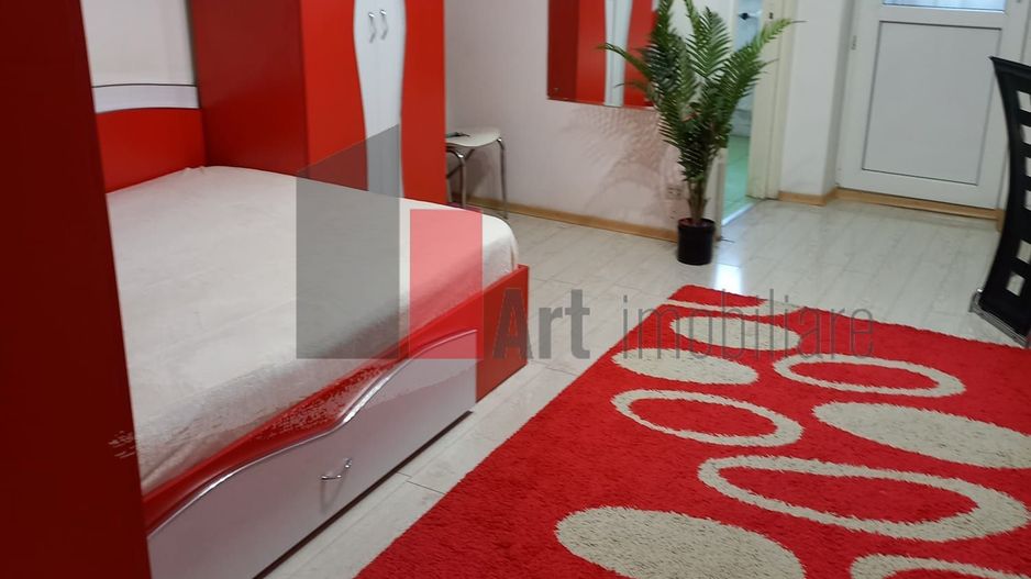 Garsoniera Drumul taberei mobilata si utilata - Poză 2