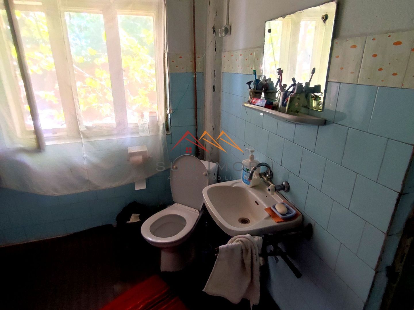 CASĂ DE VÂNZARE | 9 CAMERE | TEREN 1.000 MP | BĂICOI – ZONĂ CENTRALĂ - Poză 8