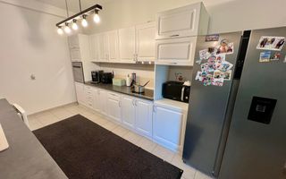 Casa moderna, spațioasa, curte generoasa pe un nivel în Sura Mare - Poză 6