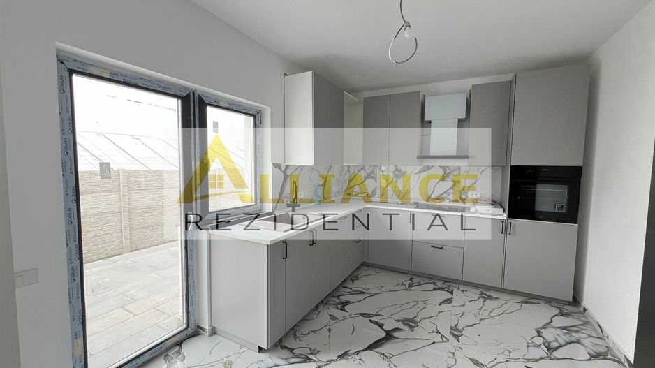 Casa Individuala P+M - 4 camere - Pompa de Caldura-Panouri Solare - Poză 1