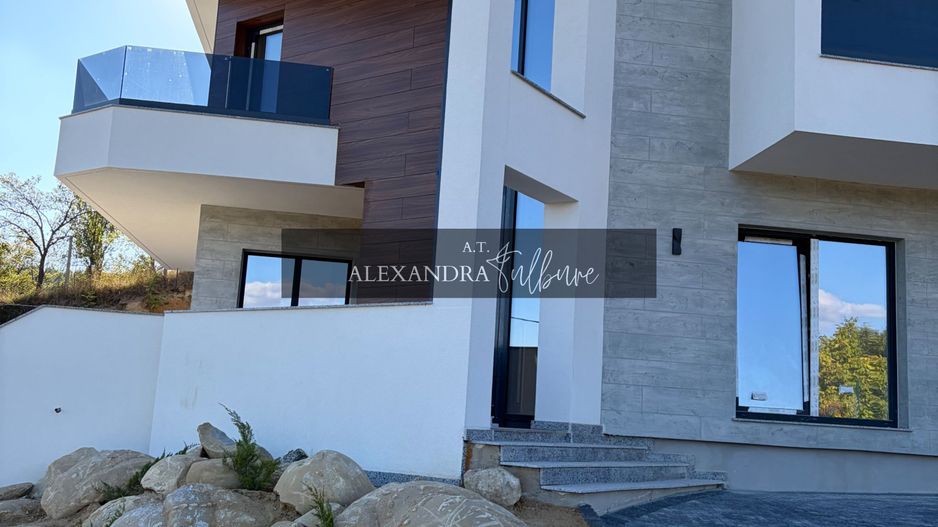 Casa individuala 4 camere, 3 bai, S+P+ET,  garaj, terasa - Poză 1