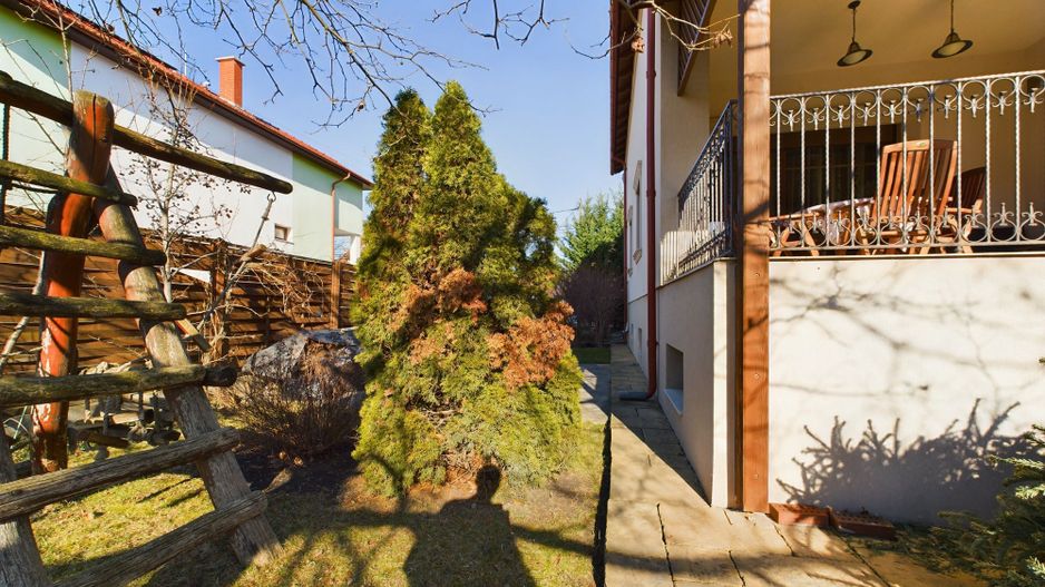 Vilă/casă cu 6 camere 400mp în Dumbrăvița - Poză 32