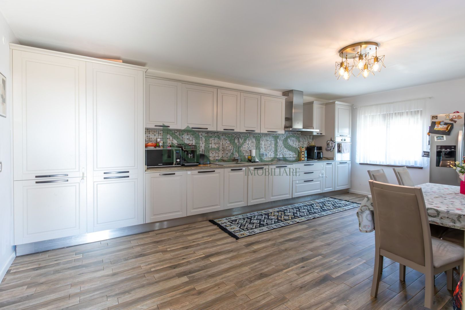 Casă/Vilă modernă de vânzare la intrare în Bogdan Vodă, județul Bacău. - Poză 5