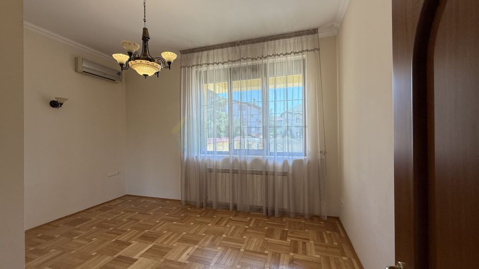 Vila 9 camere cu piscina si teren de 1.000 mp - Poză 15