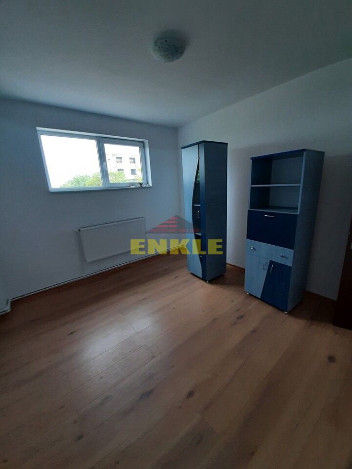 Hala 280 mp + apartament cu 4 camere la etaj /150 mp/ Zona Industriala - Poză 4