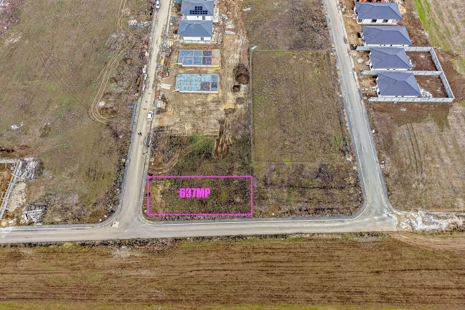 Teren 637 mp | 2 fronturi stradale | Cartier Via Carmina - Poză 1