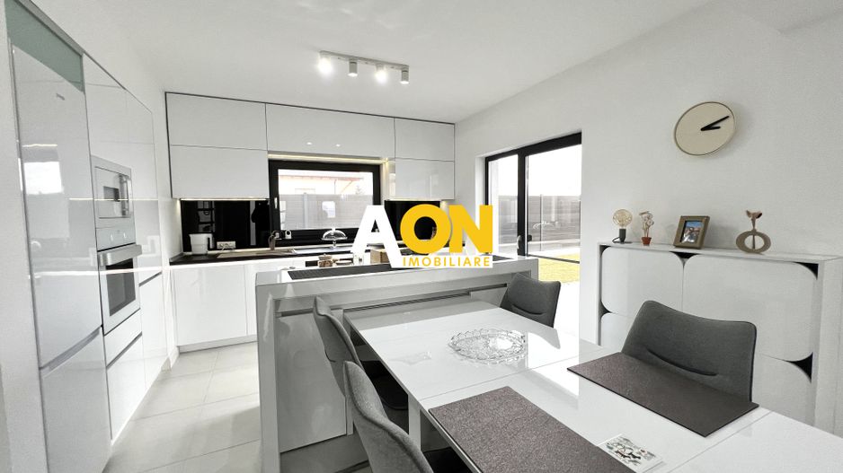 Casa individuala superfinisata, 3 camere, 2 bai,  500mp teren - Poză 3