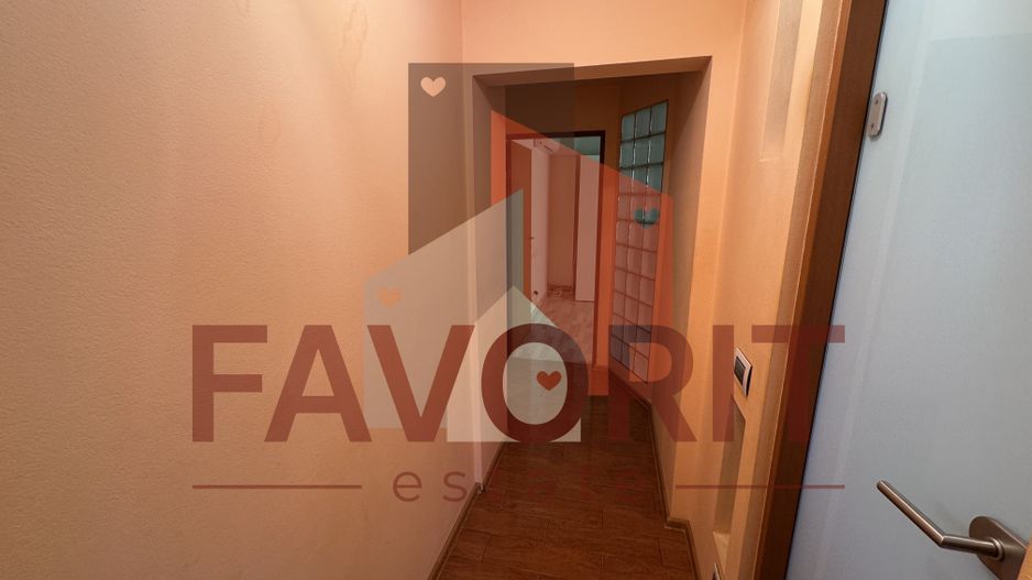 Disponibil imediat. Etaj 1. Centrala proprie. Vedere pe 2 parti. - Poză 11