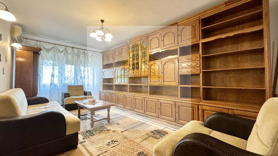 Spre Vânzare apartament cu 3 camere, în Centru, Păcurari - Poză 2