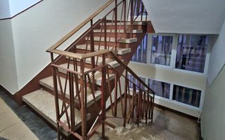 Vanzare apartament Ultracentral, Strada Mare, vedere catre pietonala - Poză 3