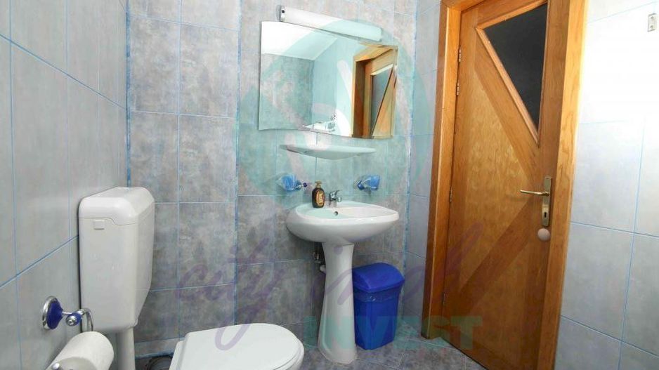 Vila cu 24 de camere cu priveliste superba ideal investitie in PREDEAL - Poză 18