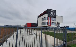 Hale industriale+Cladire de Birouri de inchiriat zona Aeroport - Poză 21