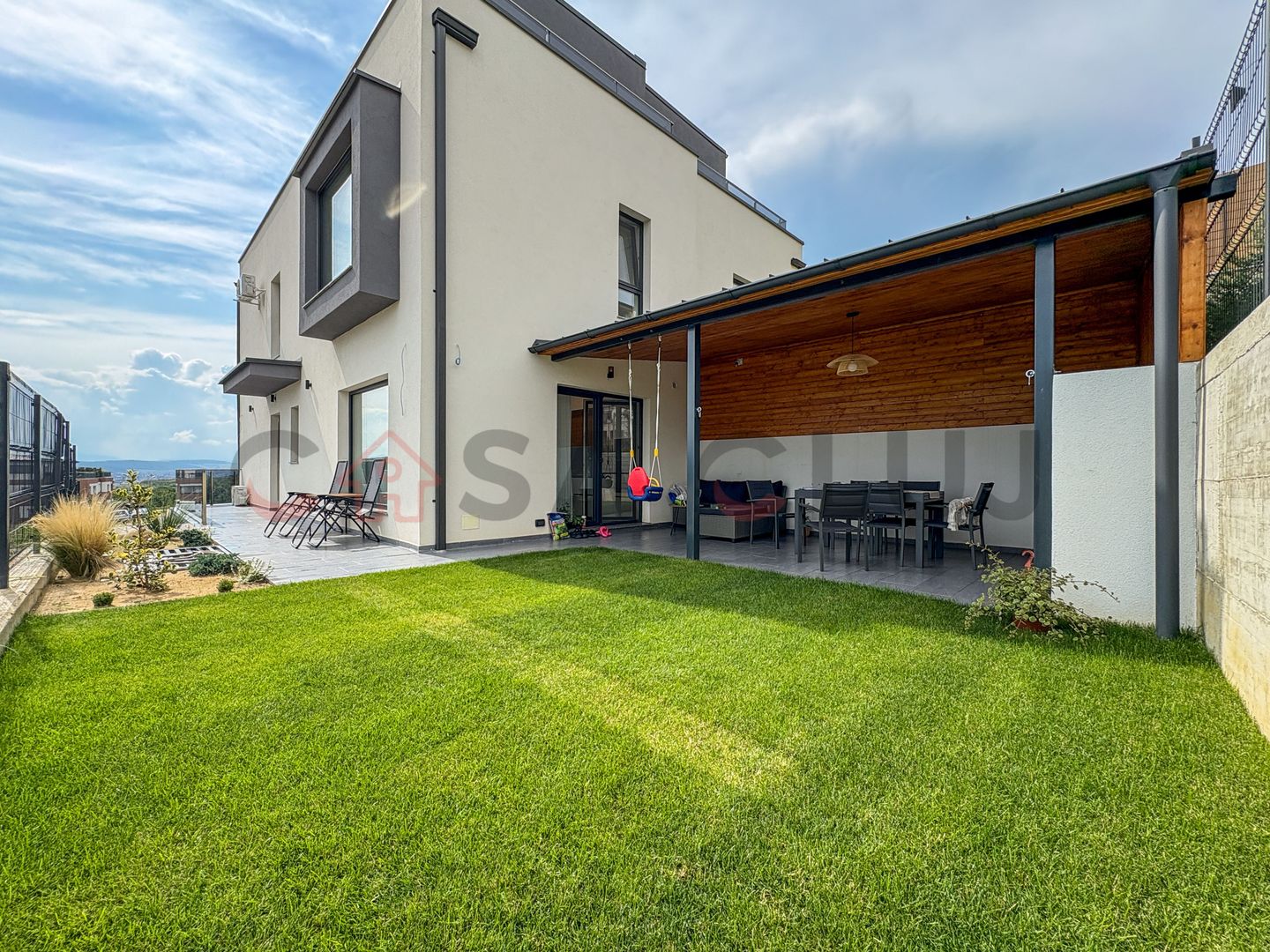 Duplex la cheie – Panoramă superbă în cartierul Voroneț! - Poză 1