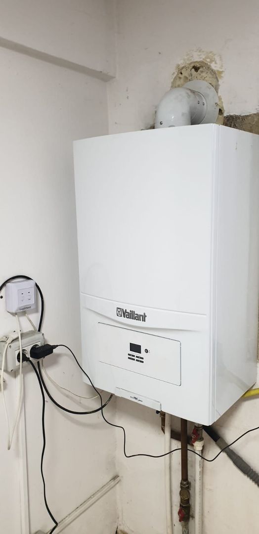 CAZARE MUNCITORI BARTOLOMEU 25 lei/pers./zi - Poză 5