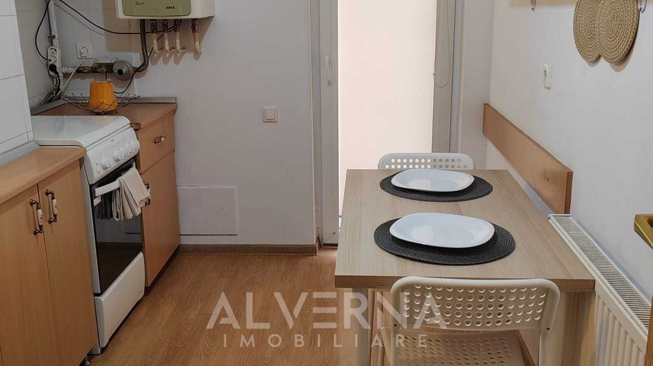 Apartament 2 camere decomandate | balcon | parcare | zona Semicentral - Poză 2