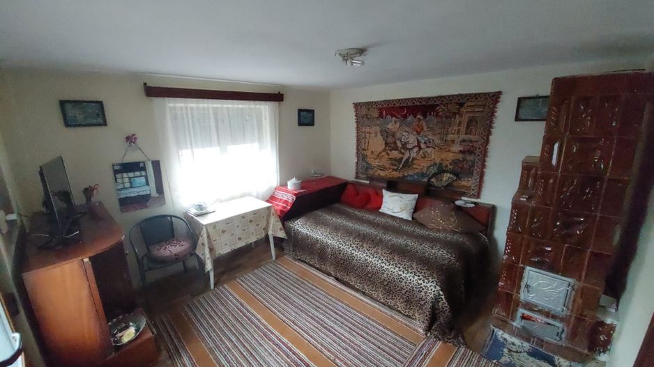 Casa modesta cu teren generos, zona Magura, - Poză 7