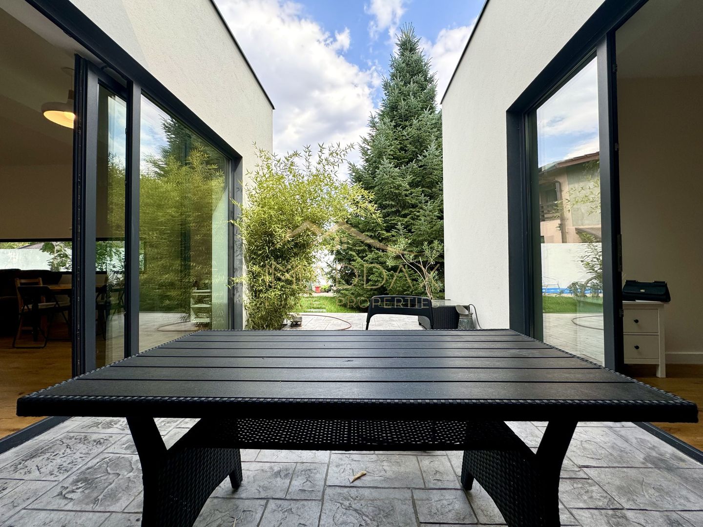 Vila cu 5 camere // * 565 mp gradina* // Tunari - Poză 2