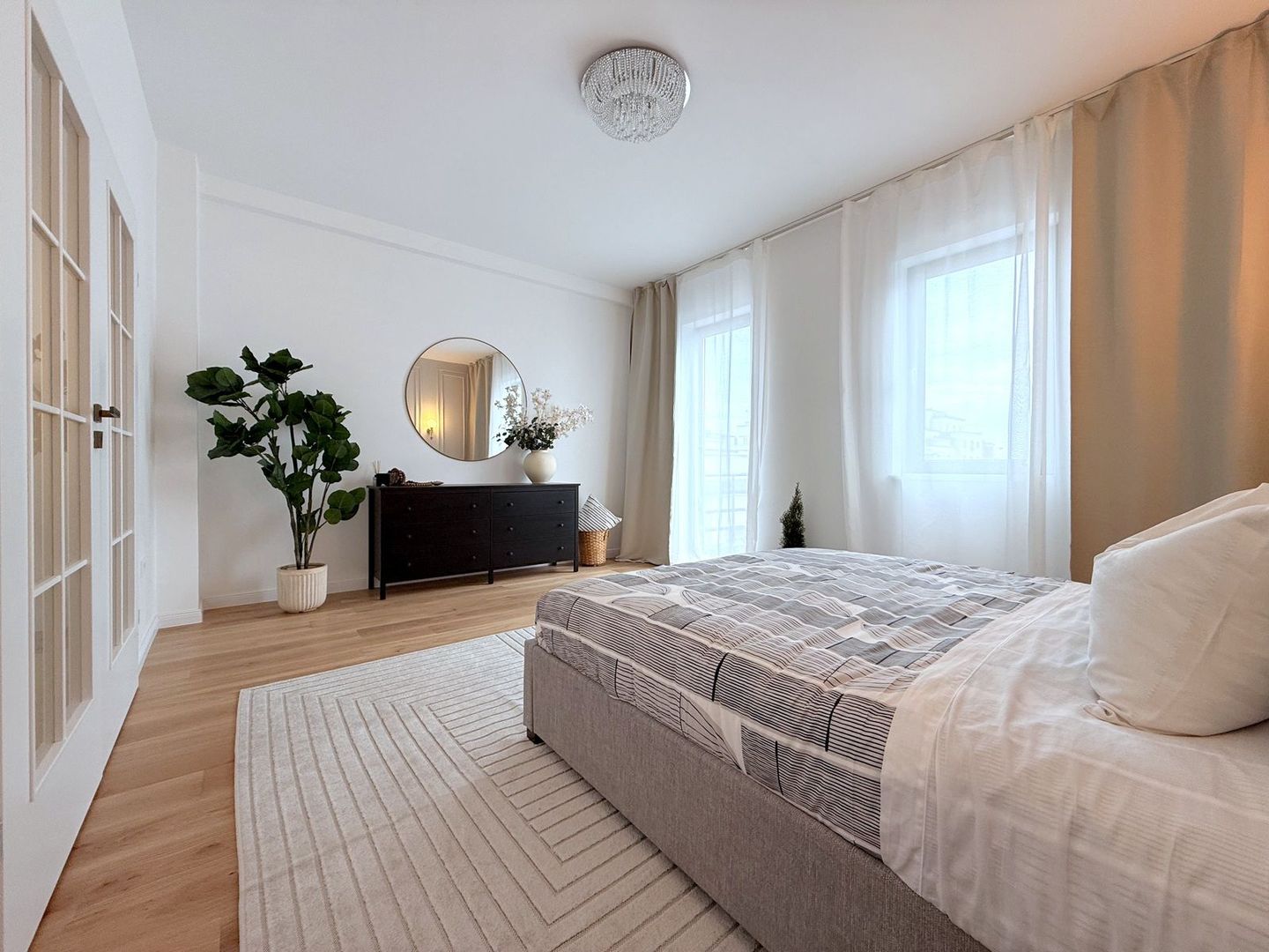 3 camere renovat complet - centrala proprie | Universitate-Ultracentral - Poză 1