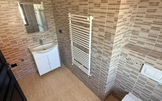 Mosnita Noua-Castel Royal| 2 camere| stil bavarez din lemn si piatra naturala - Poză 12