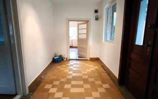 Casă de vânzare | 2 min de Centrul Vechi | garaj | curte proprie - Poză 5