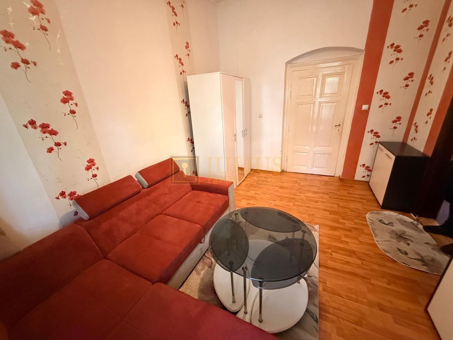 2 camere| Iosefin-vis a vis de Bega |zona superba| loc de parcare| curte comuna| - Poză 9