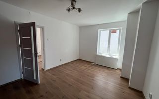 De vanzare casa renovata- 2 cladiri- Zona Moldoveanu-- 400 mp utili - Poză 6