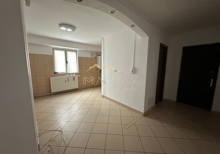 Inchiriere 4 camere/Ultracentral/Rond Alba Iulia/Pretabil firma - Poză 7