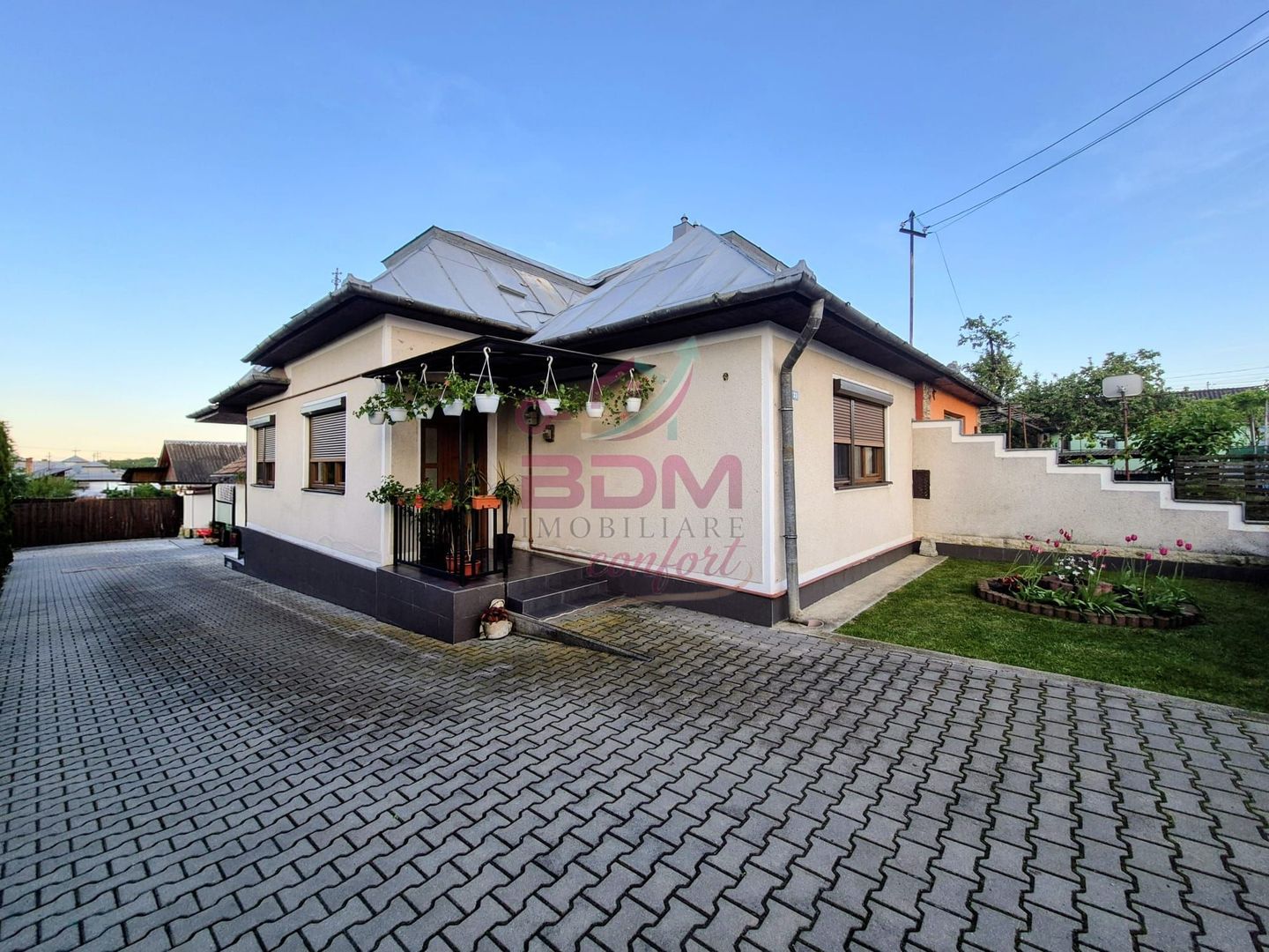 0% Comision | Casă la calcan | 570 mp teren I zona Bai - Poză 1