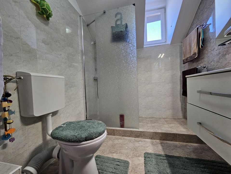 Vilă P +M în centrul orașului Otopeni, 7 + camere, anexe apartament - Poză 11