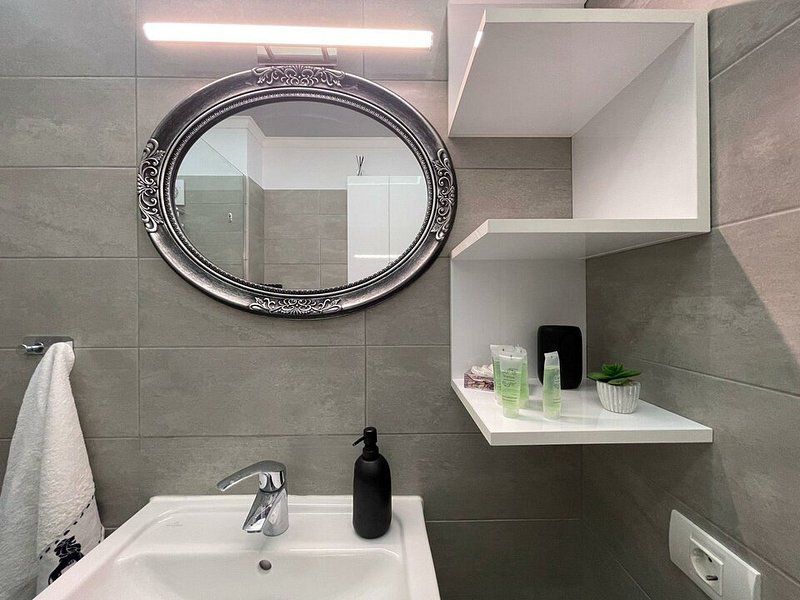 Apartament 2 camere – Mamaia Nord, bloc nou, Parcare - Minim 3 Luni - Poză 15